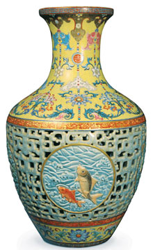Quianlong vase