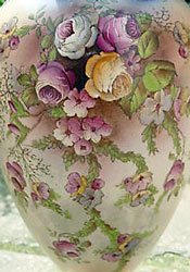 Carlton Ware Blushware Rose Garland detail